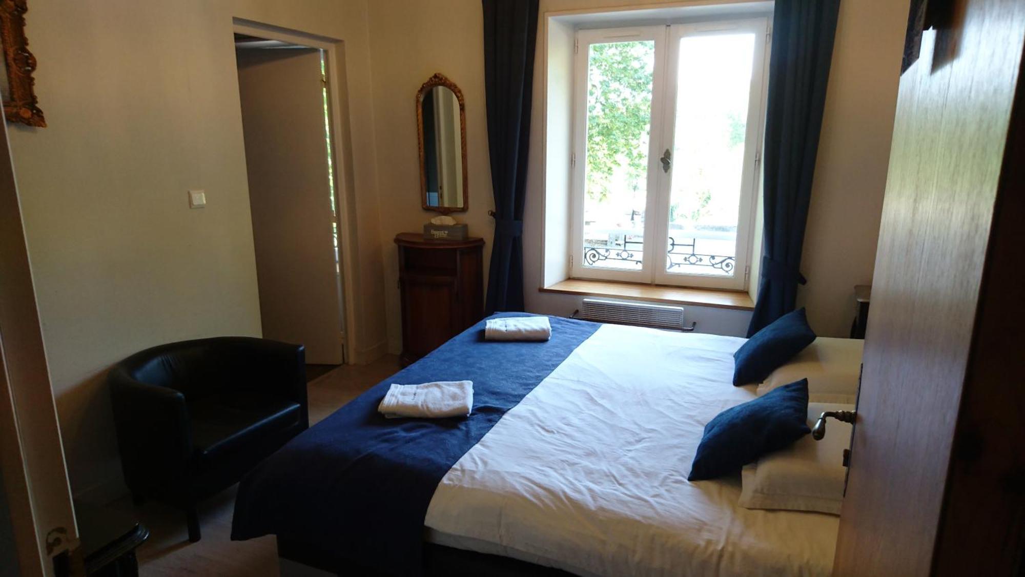 Château D' Aviette Givet Extérieur photo